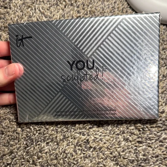 IT Cosmetics You Sculpted Contour Kit with Brush - Picture 4 of 8